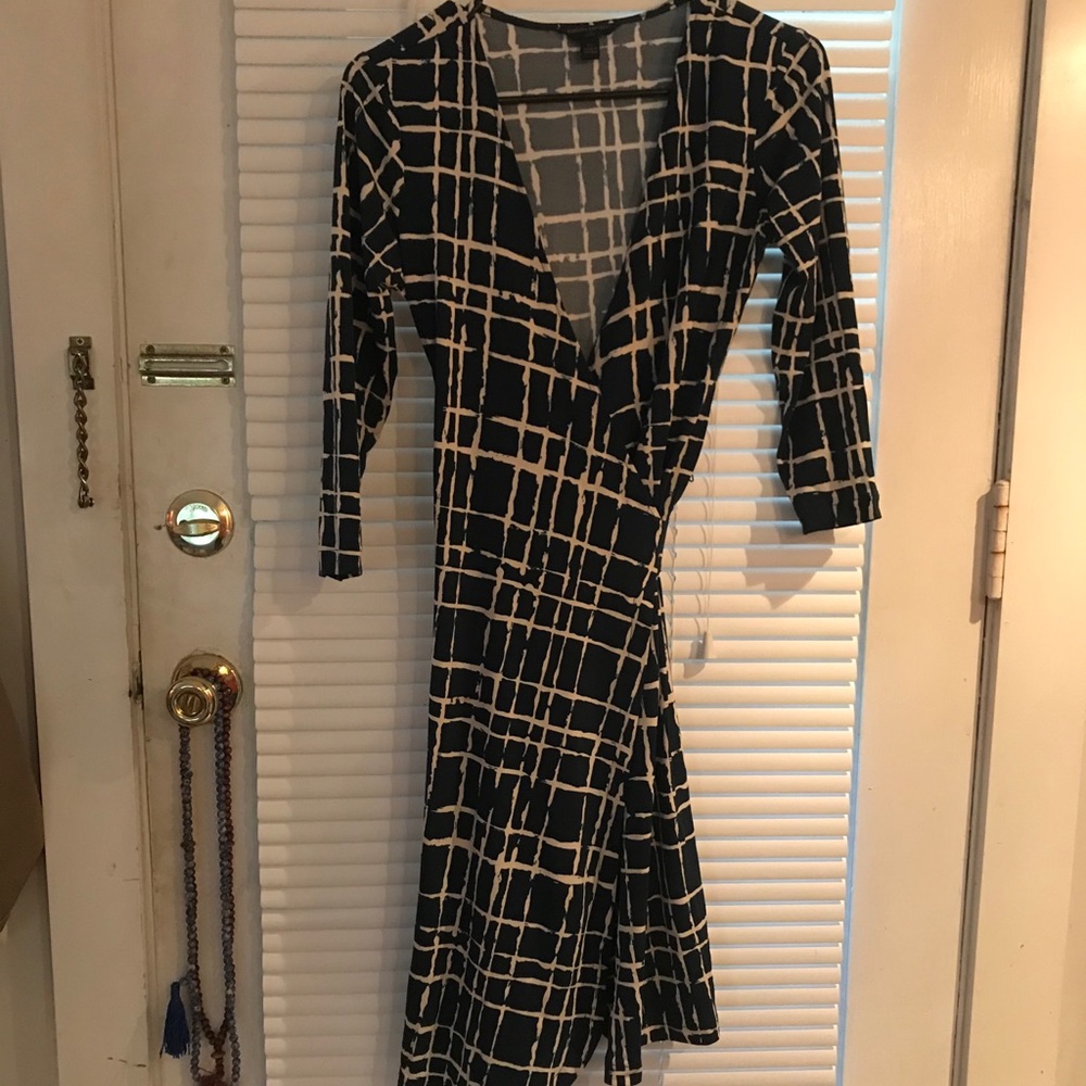 Banana Republic Wrap Dress Size PS - Picture 4 of 4